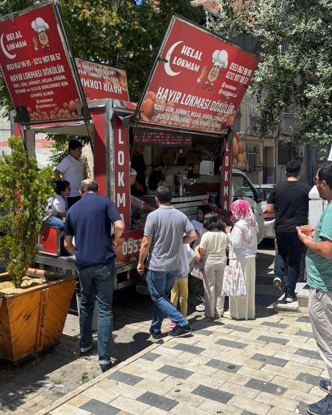 İstanbul lokmacı gerçek dağıtım görüntüsü